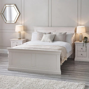 Discover the CLERMONT Surf White King Size Bed 150cm. Durable pine/MDF blend, sleek finish, solid support slats. Ideal for modern/traditional homes.